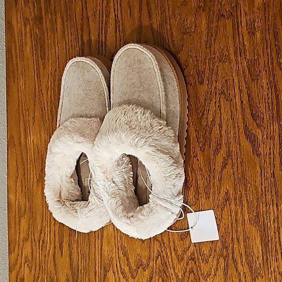 Dearfoams slippers size 9-10 - Picture 3 of 7